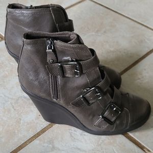 Vera Wang boot wedges